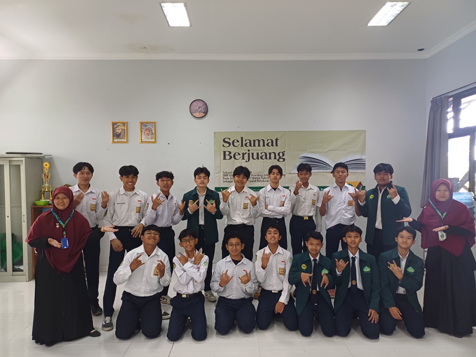 Santri Kelas IX SMP NFBS Lembang Ikuti Kegiatan Karya Ilmiah Remaja