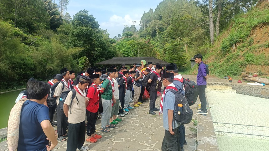 Nurul Fikri Leadership Academy: Membangun Jiwa Kepemimpinan Santri SMP NFBS Lembang